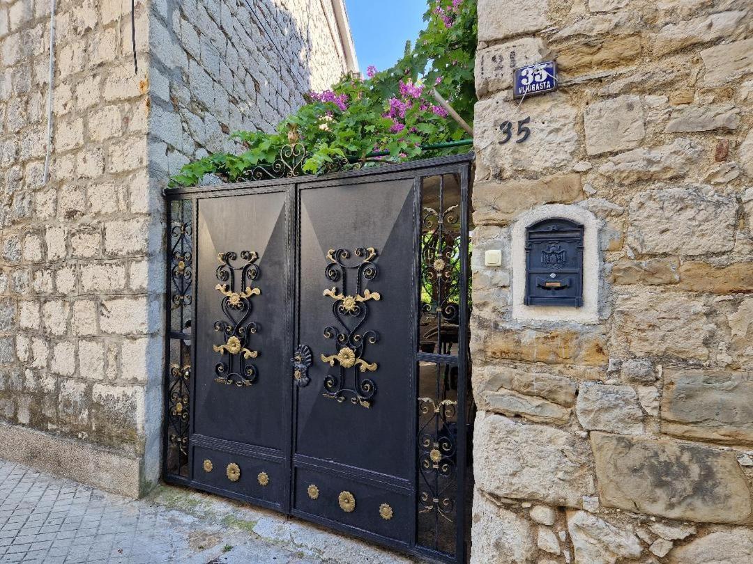 Old Town & Ela Place Split Exterior foto